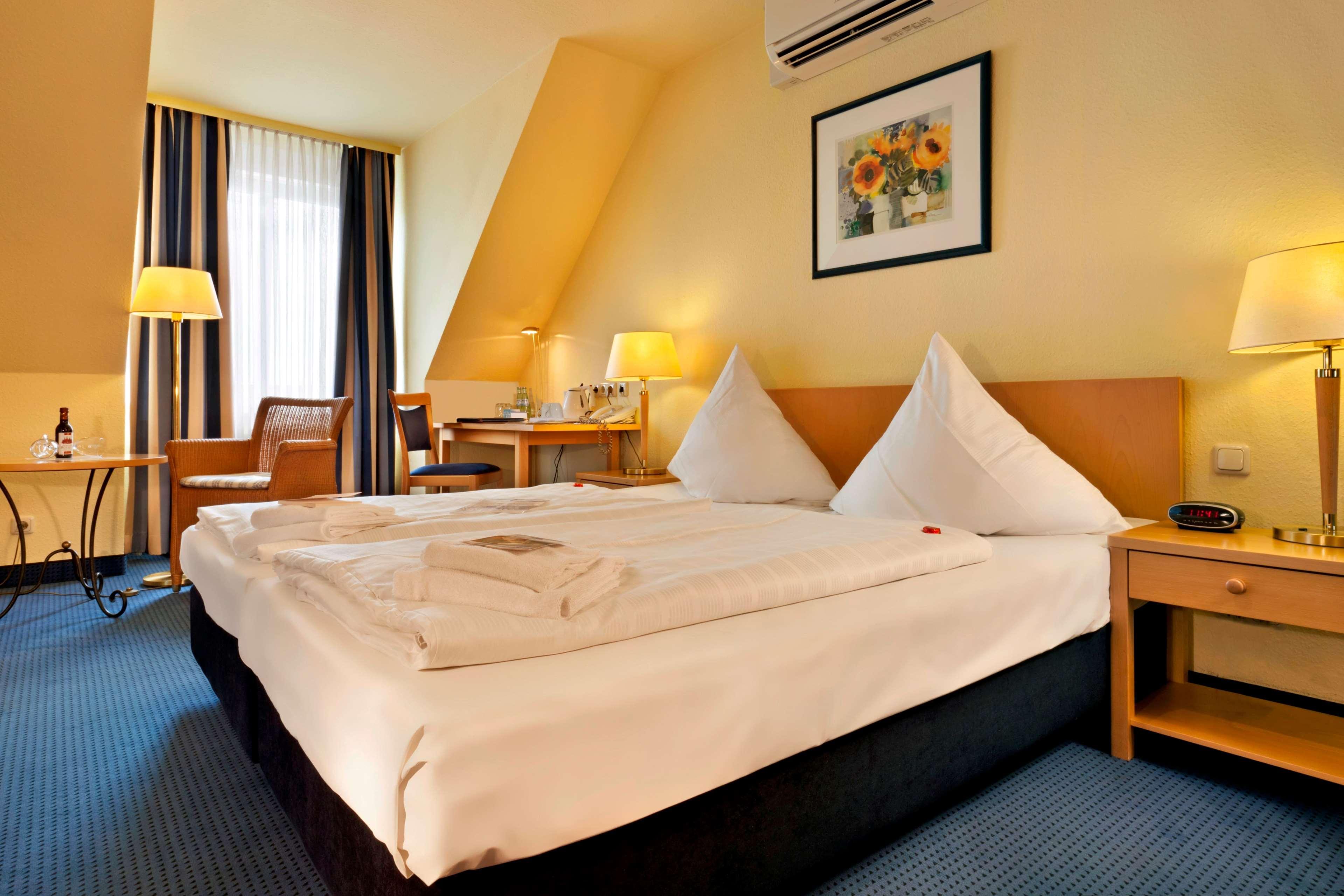 Отель Tryp By Wyndham Luebeck Aquamarin Номер фото
