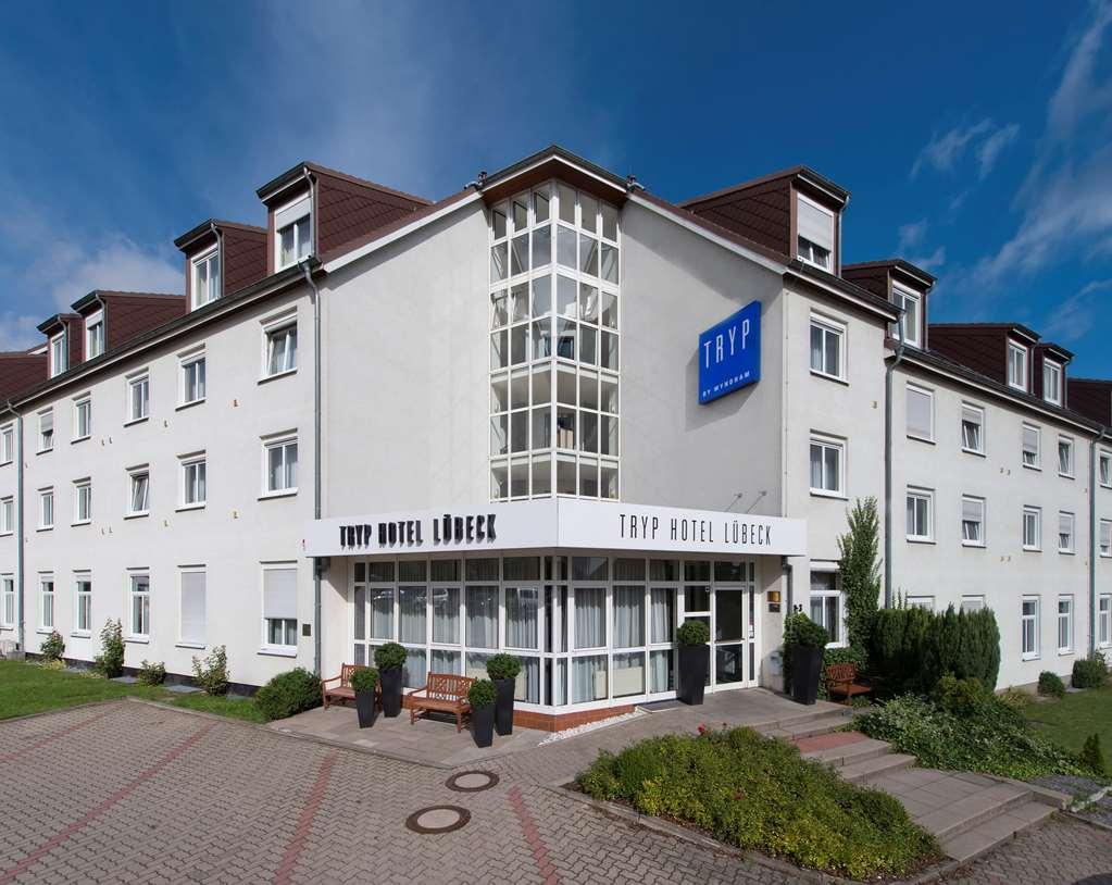 Отель Tryp By Wyndham Luebeck Aquamarin Экстерьер фото