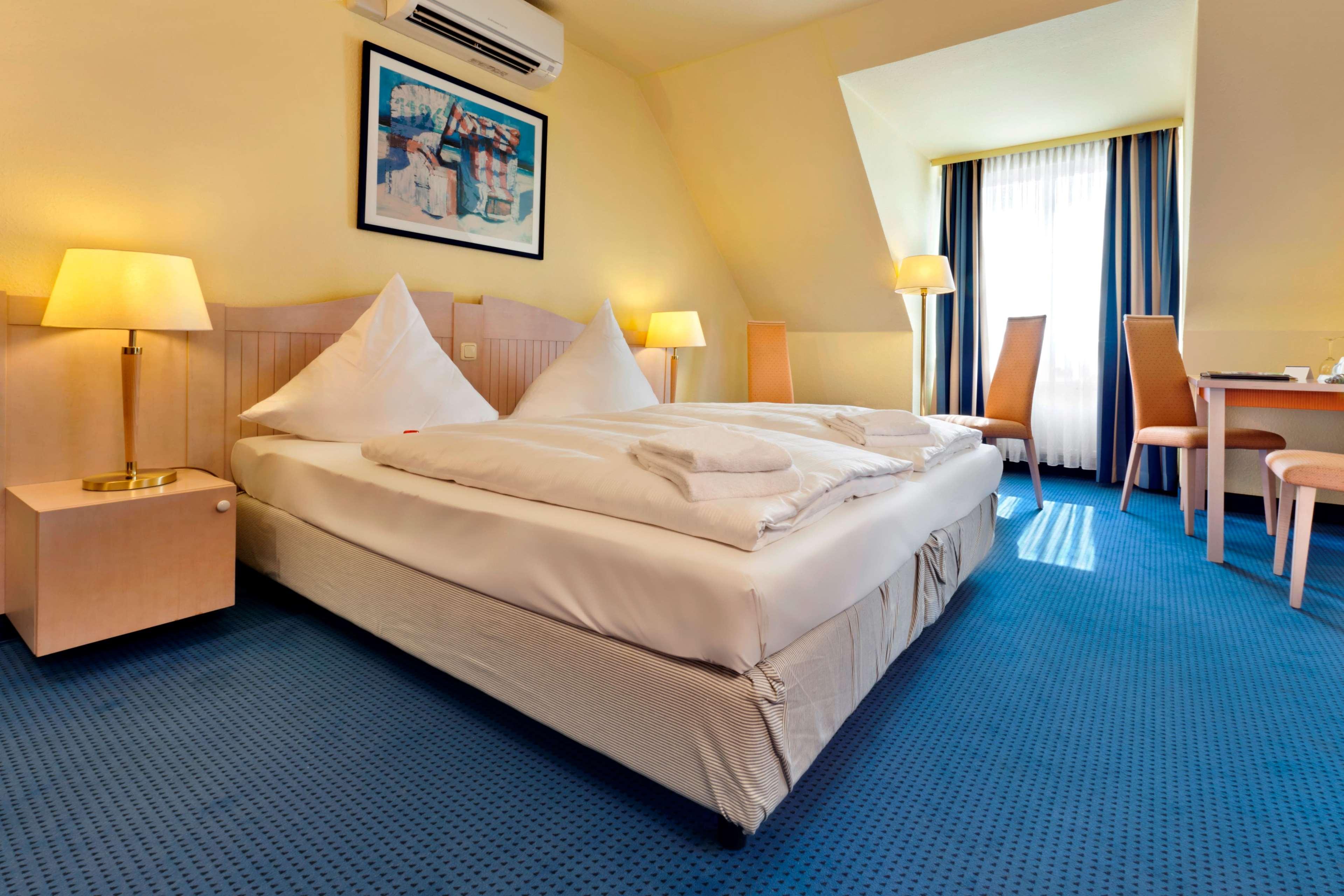 Отель Tryp By Wyndham Luebeck Aquamarin Номер фото
